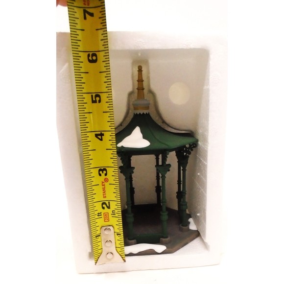 Heritage Village Collection Dept. 56 "Town Square Gazebo" #5513-1 - Picture 10 of 11